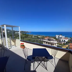 Holidays 3* Cefalù
